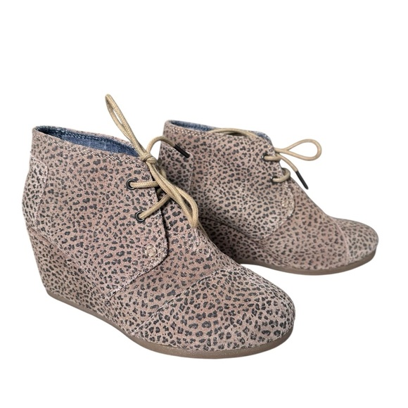 Toms Suede Desert Wedge Heeled Bootie Cheetah Print Size 6 - Picture 2 of 12